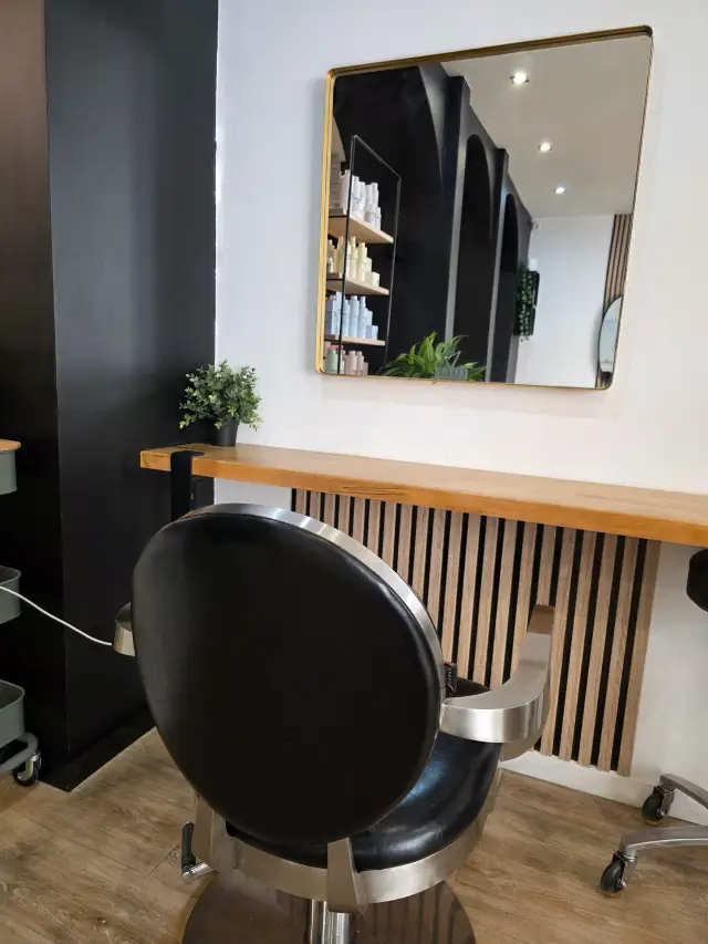 Siège Coiffure - Le Loup — Coworking Beauté