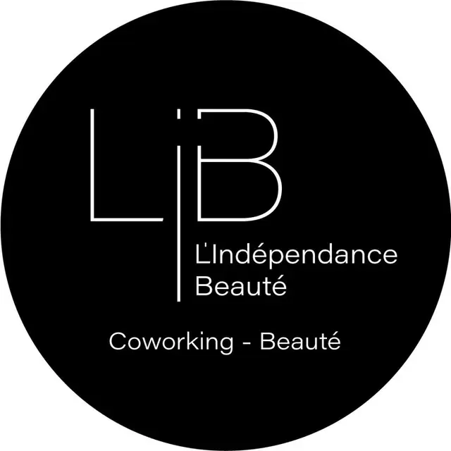 Table ONGLERIE - LIB Coworking Beauté